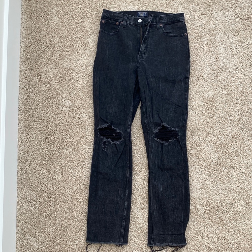Abercrombie & Fitch Ultra High Rise Mom Jeans